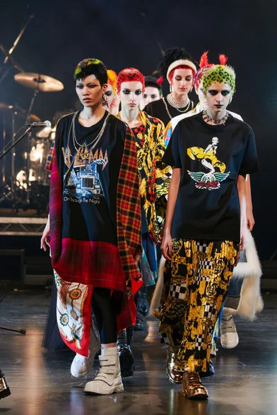 Look 64